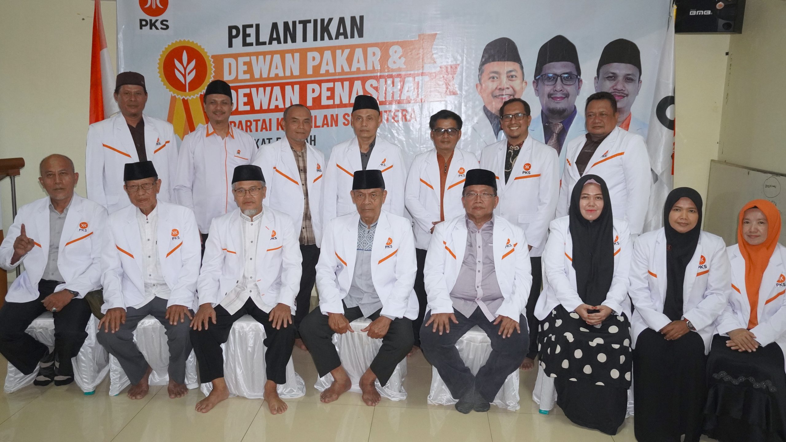 foto bersama Dewan Pakar dan Dewan Penasihat bersama MPD, DED dan DPTD PKS Kota Banjar